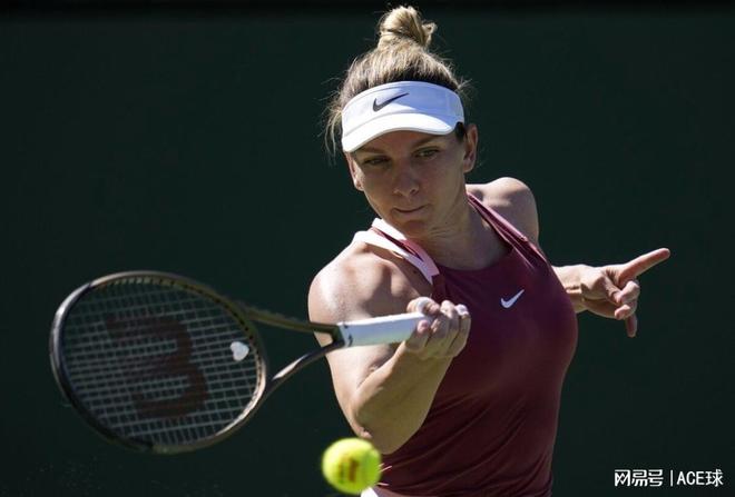 他的一举一 他的一举一