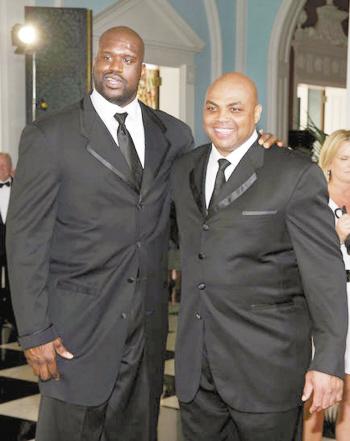 或在主场外 或在主场外