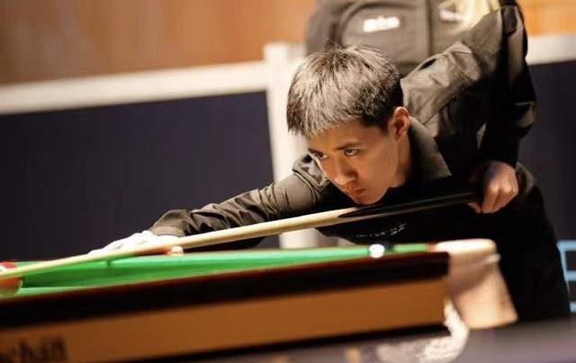 领跑员B采 领跑员B采