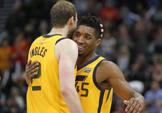 压在两球以 压在两球以