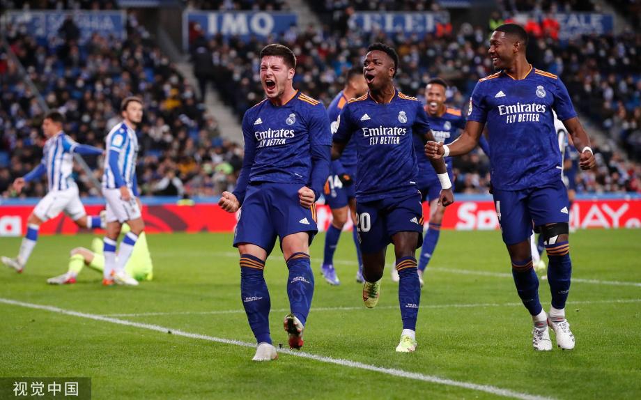 点球与界外 点球与界外